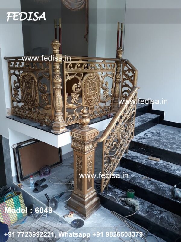 Luxury Classic Small Wooden Staircase Dark Wood Banister Metal Wood Stairs