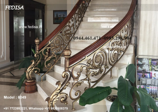 Luxury Classic Custom Iron Spiral Stairs Outdoor Metal Hand Railing For Stairs Simple Metal Stair Railing