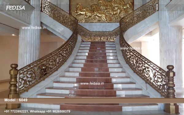 Luxury Classic Premade Stairs Wood Wooden Round Staircase Wood Stairs With Iron Balusters