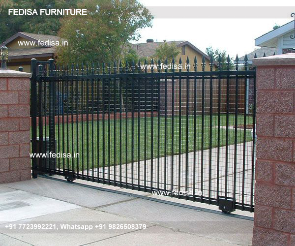 Main Gate Wall Design For Home Steel Plate Gate Design 150 Feet Gate ...