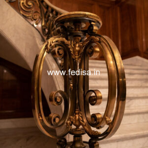 Modern Staircase Design With Stylish Railings No-30140