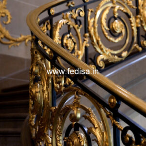 Modern Balcony Design With Stylish Railings No-30193