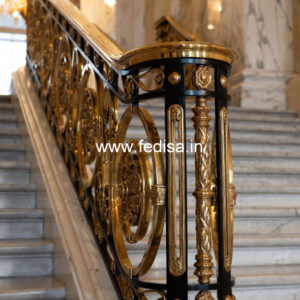 Modern Balcony Design With Glass Railings No-31263