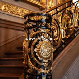 Modern Balcony Design With Stylish Railings No-37721