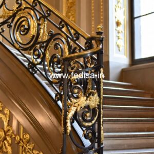 Modern Balcony Design With Glass Railings No-38059