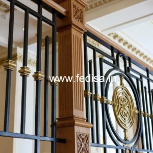 Modern Balcony Design With Stylish Railings No-42452